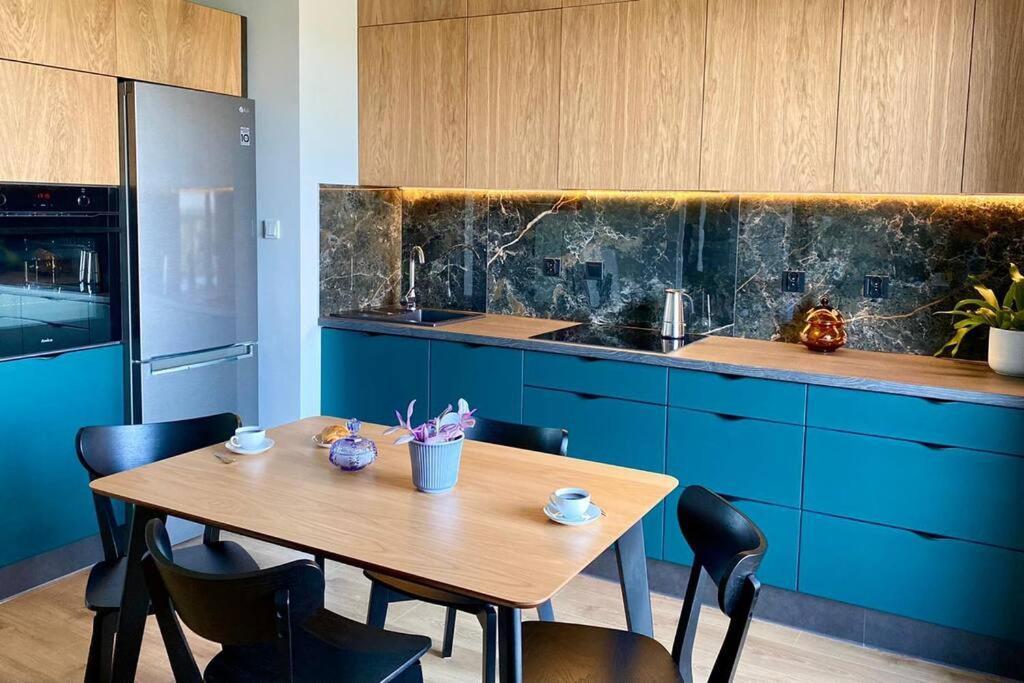 Cozy, Bright & Sunny Apartment With Terrace! ヴロツワフ エクステリア 写真